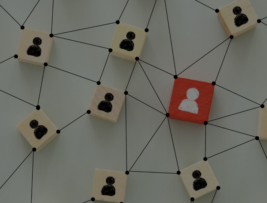 Ein Machtvakuum ist nie der Anfang. Es ist der Moment, in dem man erkennt, was längst läuft.